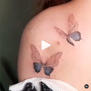 تاتو پروانه آبرنگی روی شانه