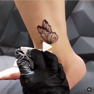 تاتو پروانه روی ساق پا