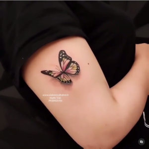 تتو پروانه سه بعدی آبرنگی روی بازو