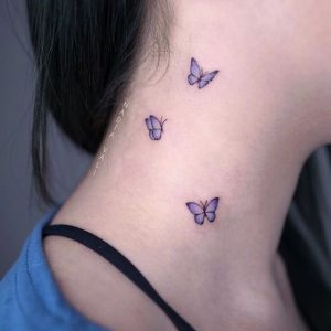 تتو پروانه های مینیمال روی گردن